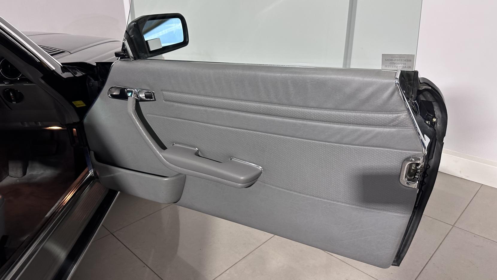 Mercedes-Benz SL 4.2 Convertible 2dr Petrol Automatic (218 bhp)