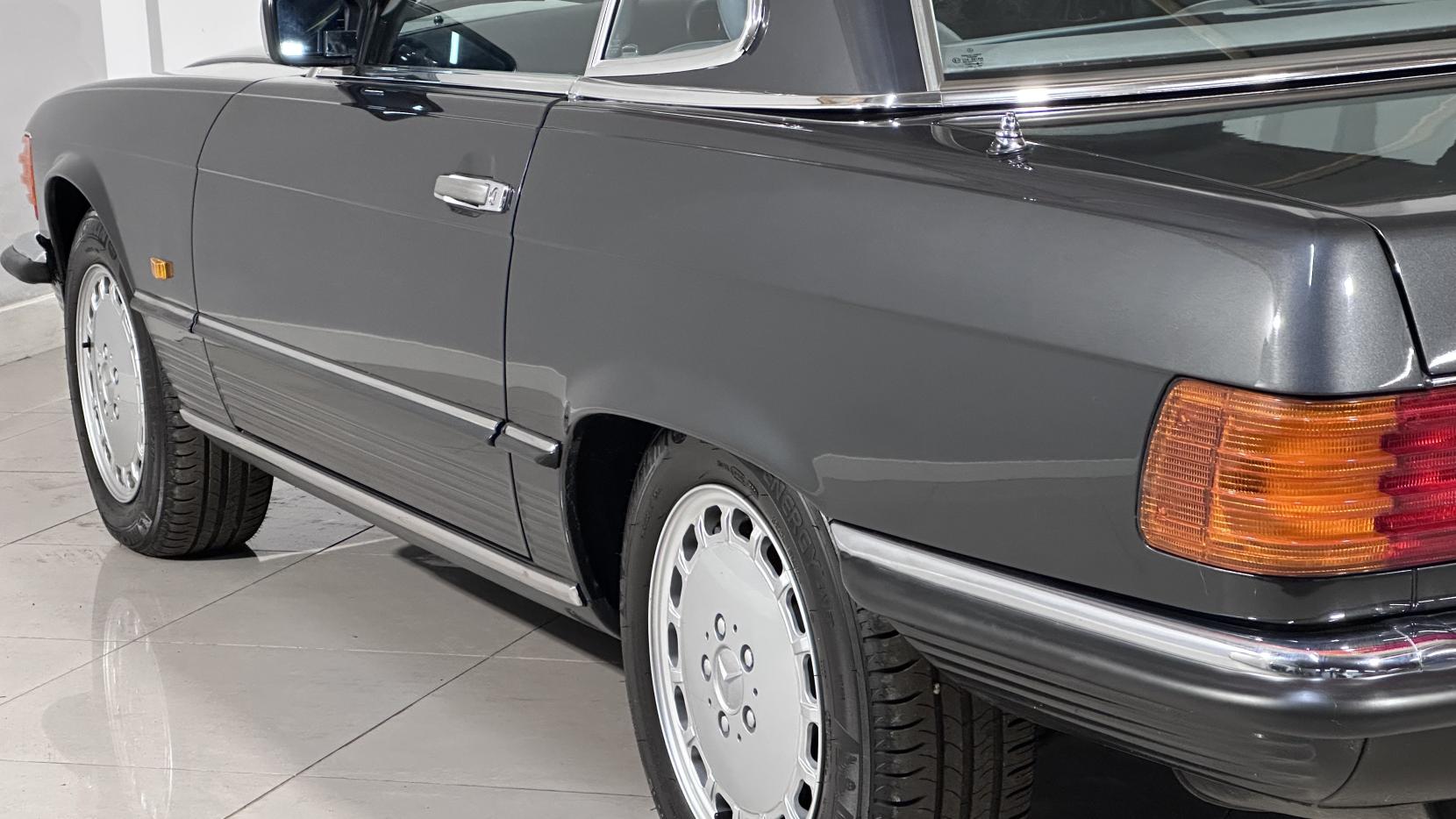 Mercedes-Benz SL 4.2 Convertible 2dr Petrol Automatic (218 bhp)