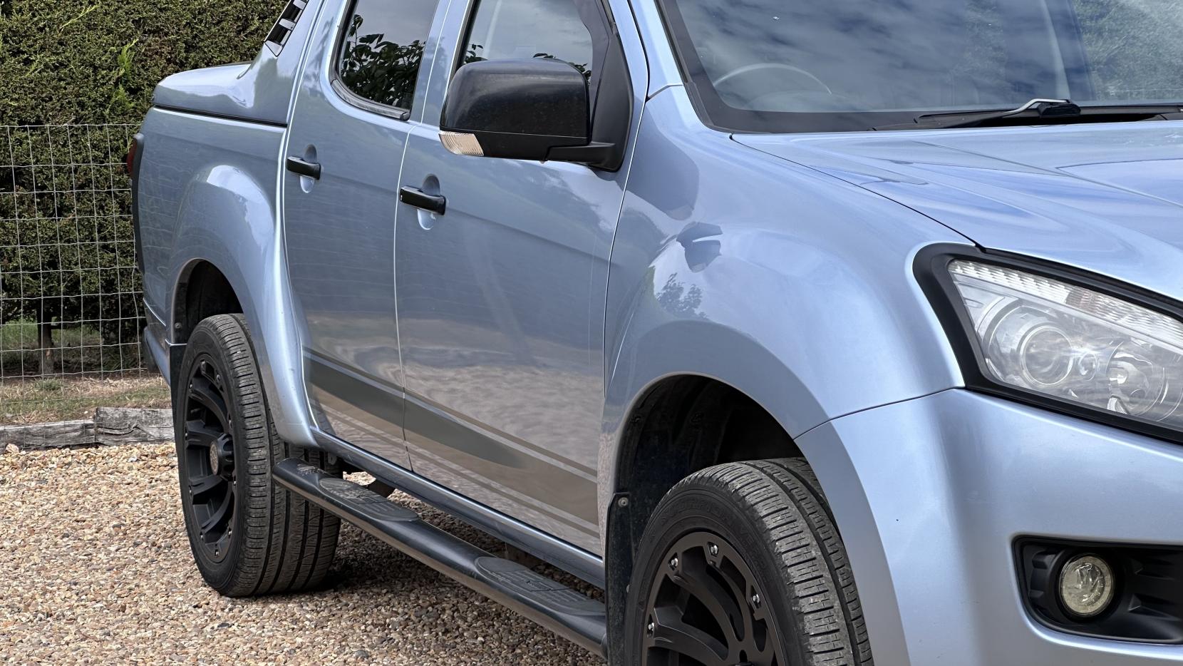 Isuzu D-Max 2.5 TD Centurion Pickup 4dr Diesel Automatic 4x4 (220 g/km, 161 bhp)