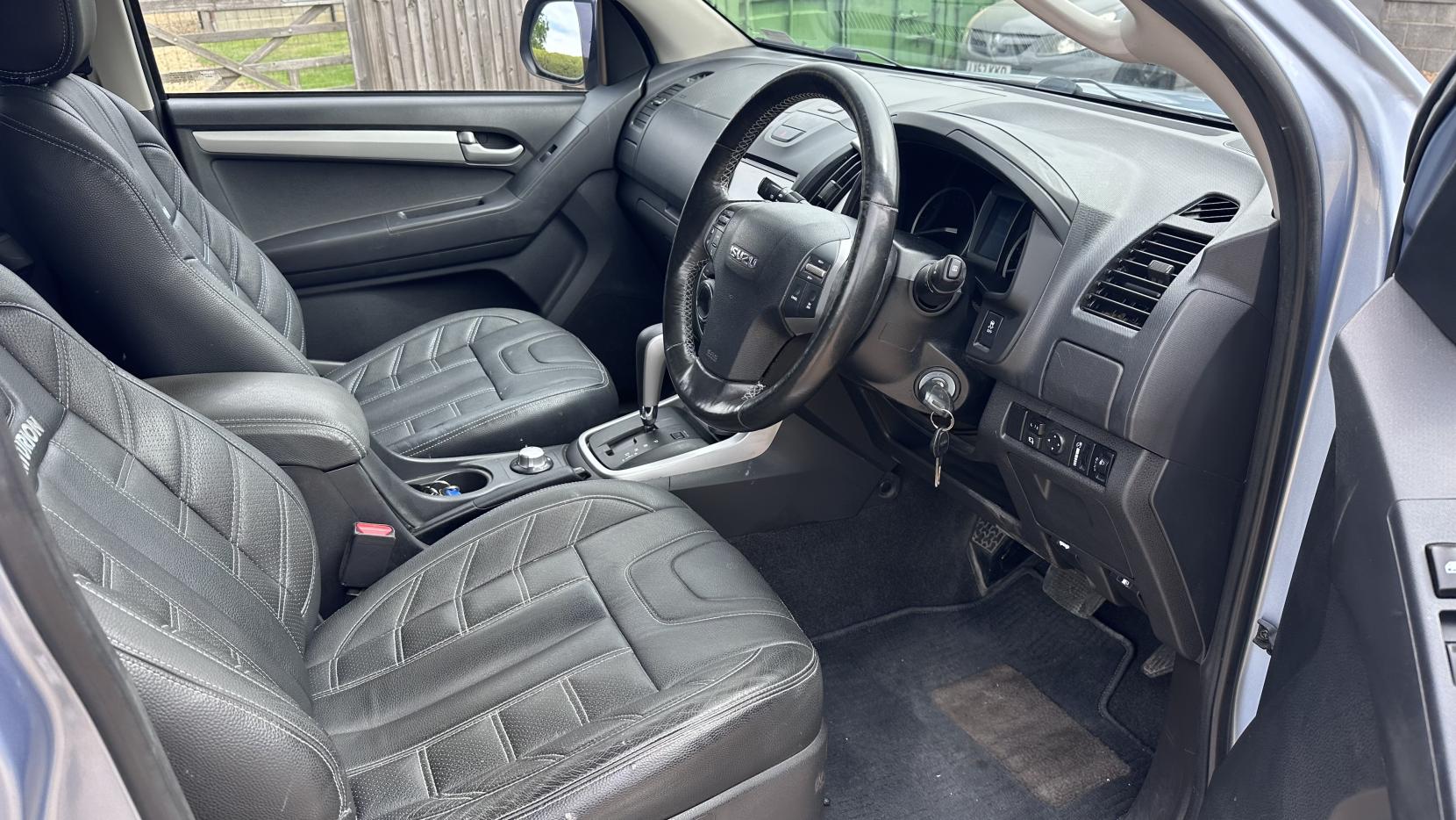 Isuzu D-Max 2.5 TD Centurion Pickup 4dr Diesel Automatic 4x4 (220 g/km, 161 bhp)