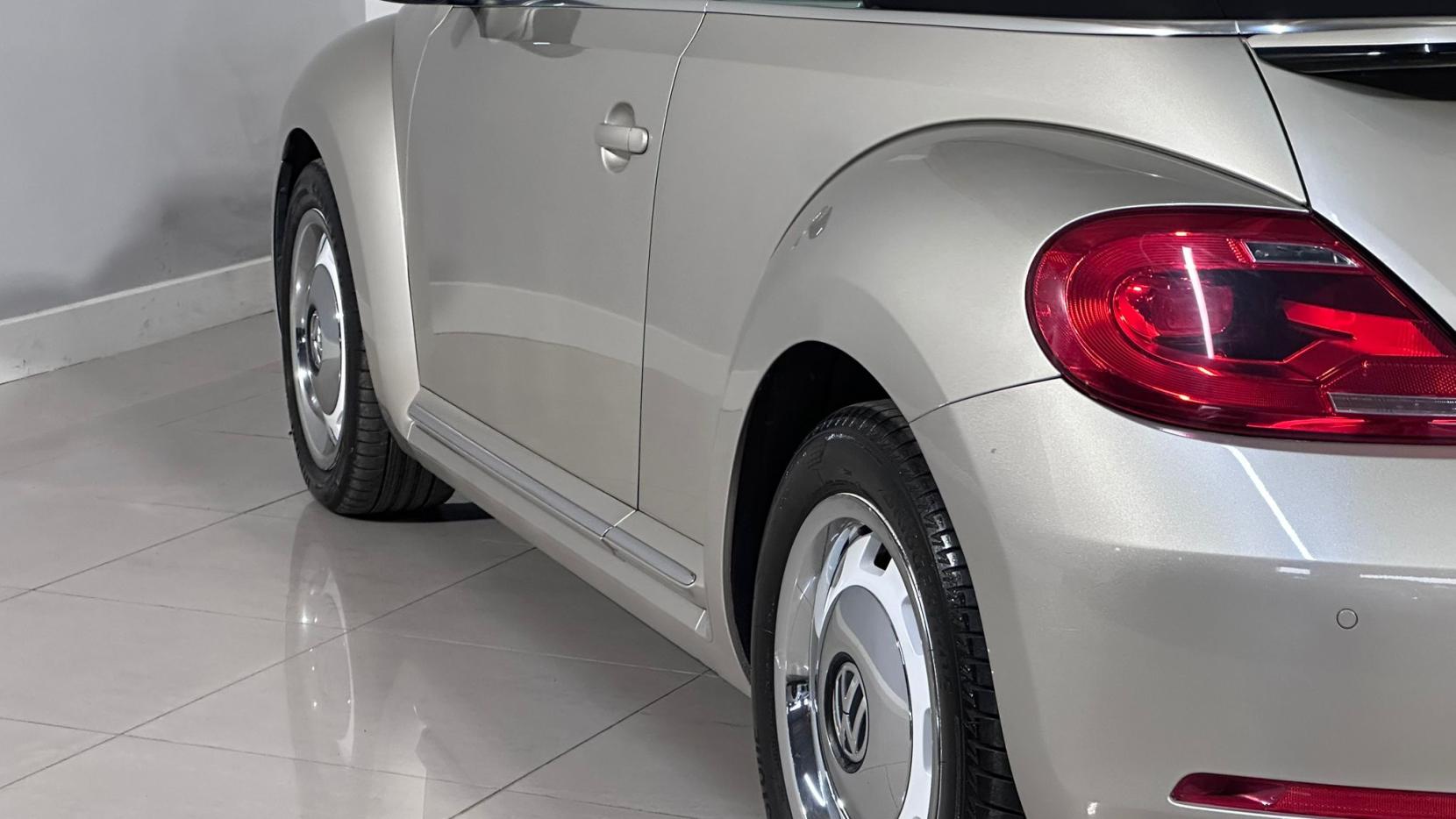 Volkswagen Beetle 1.2 TSI Design Cabriolet 2dr Petrol DSG Euro 5 (105 ps)