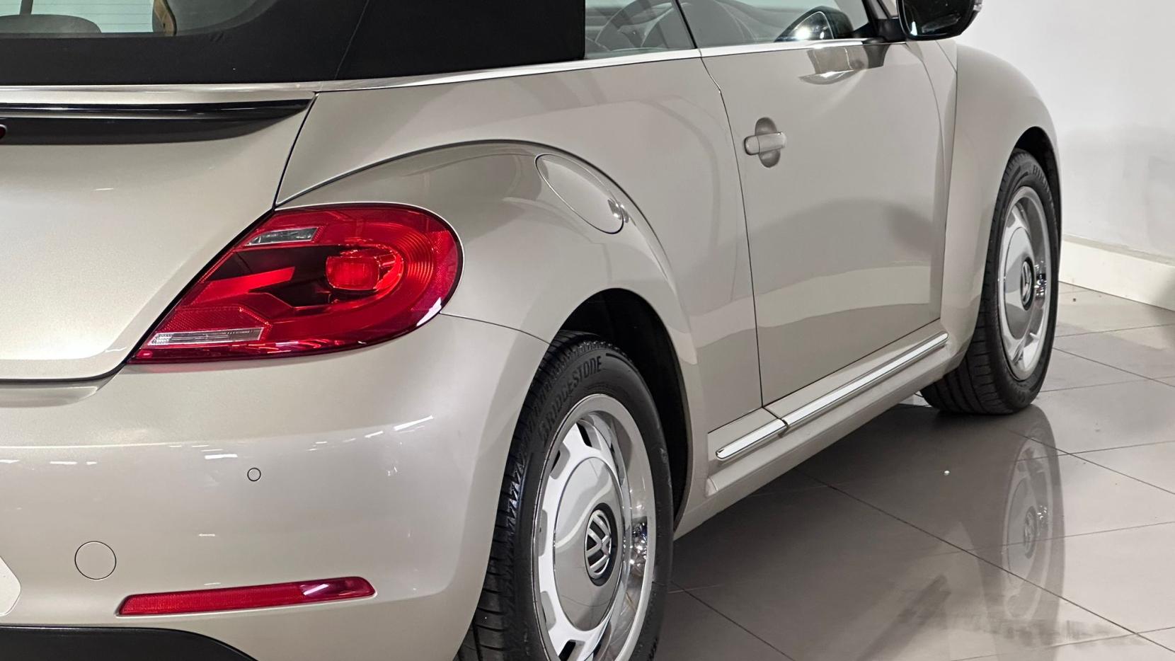 Volkswagen Beetle 1.2 TSI Design Cabriolet 2dr Petrol DSG Euro 5 (105 ps)