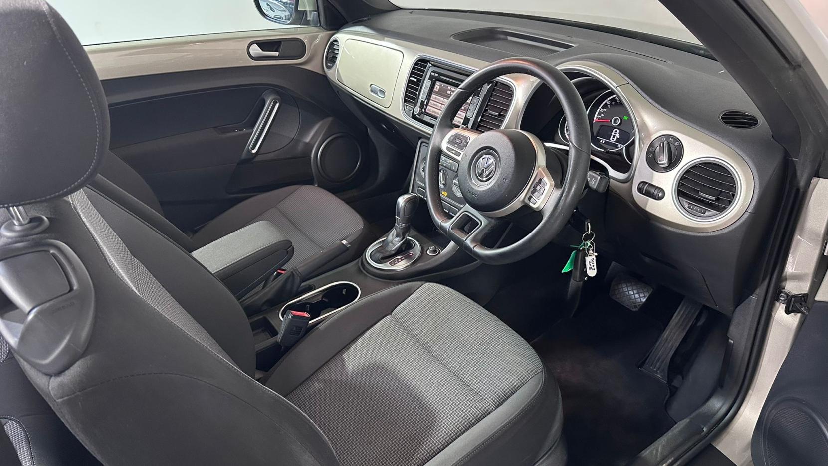 Volkswagen Beetle 1.2 TSI Design Cabriolet 2dr Petrol DSG Euro 5 (105 ps)
