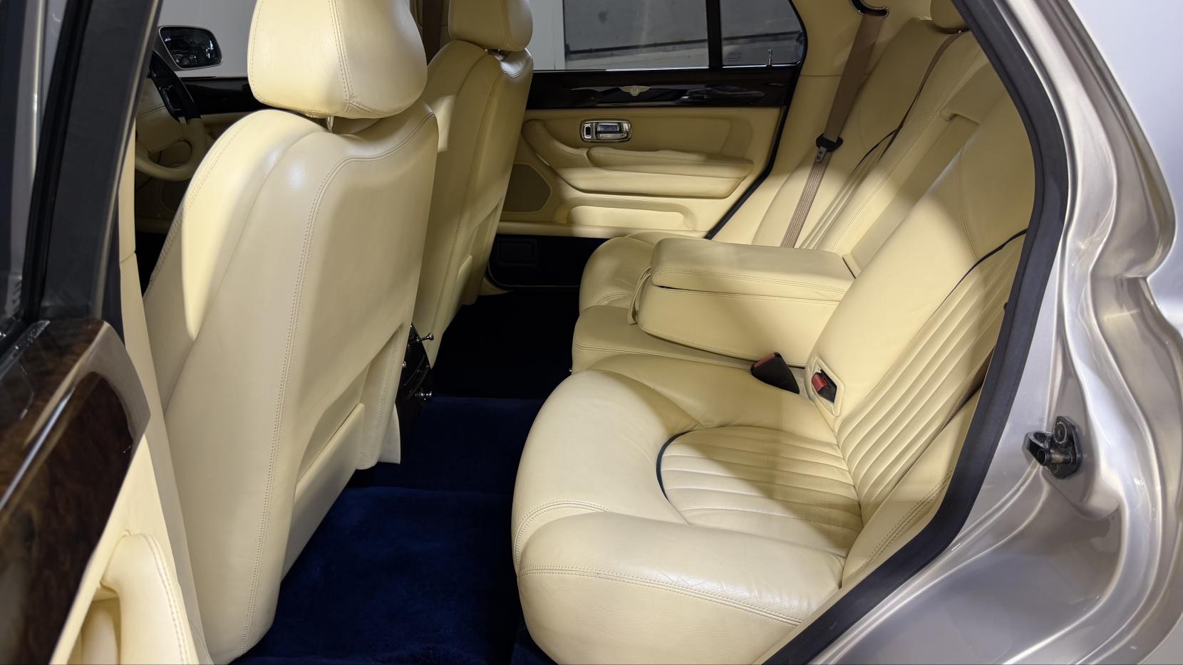 Bentley Arnage 6.8 Red Label Saloon 4dr Petrol Automatic (456 g/km, 400 bhp)