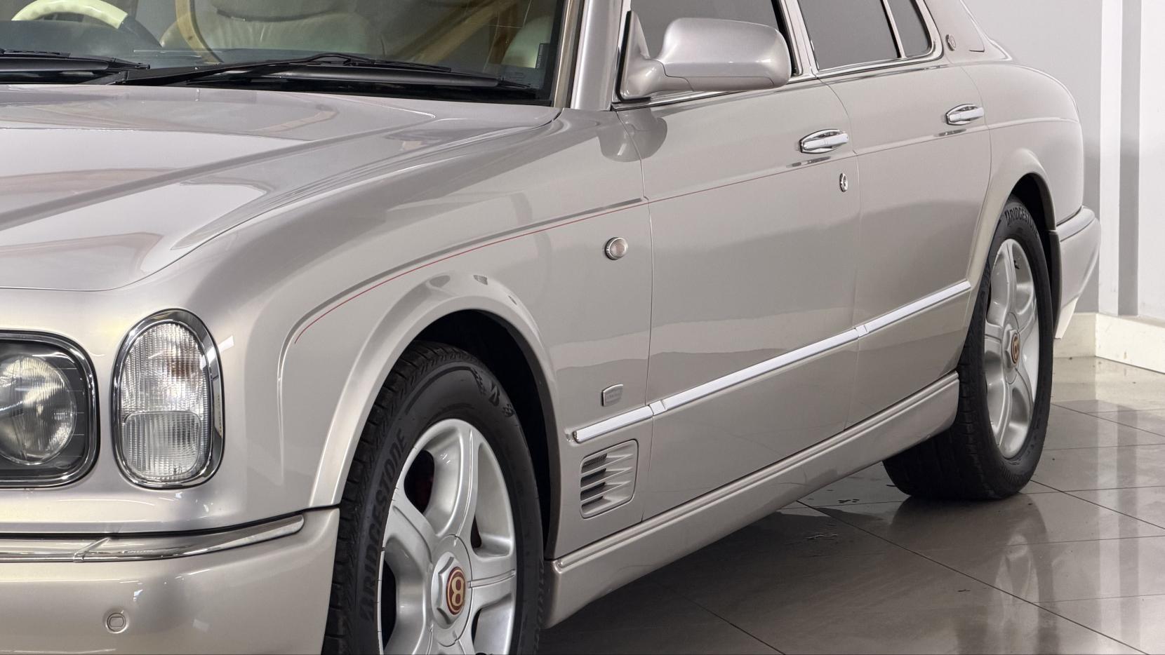 Bentley Arnage 6.8 Red Label Saloon 4dr Petrol Automatic (456 g/km, 400 bhp)