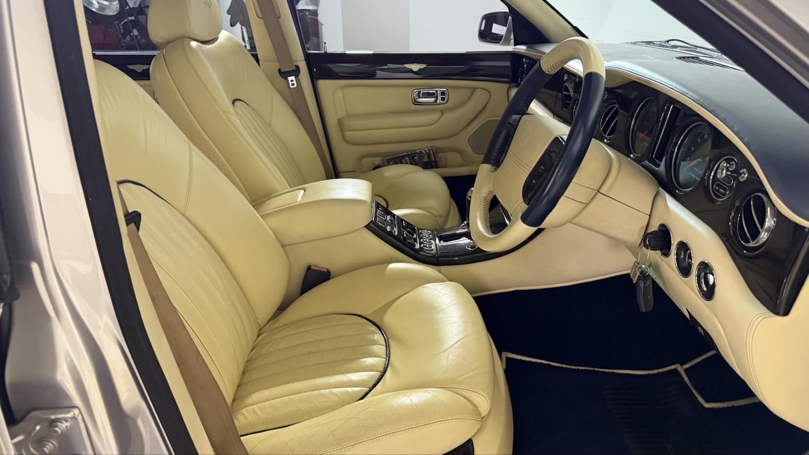 Bentley Arnage 6.8 Red Label Saloon 4dr Petrol Automatic (456 g/km, 400 bhp)