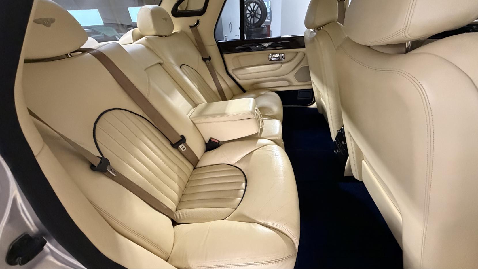 Bentley Arnage 6.8 Red Label Saloon 4dr Petrol Automatic (456 g/km, 400 bhp)