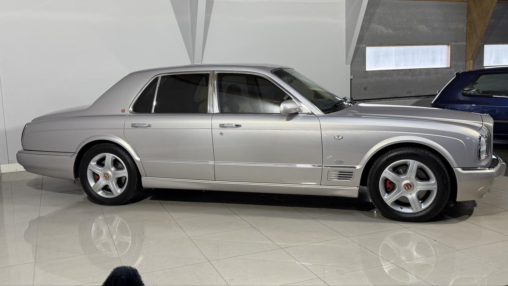 Bentley Arnage 6.8 Red Label Saloon 4dr Petrol Automatic (456 g/km, 400 bhp)