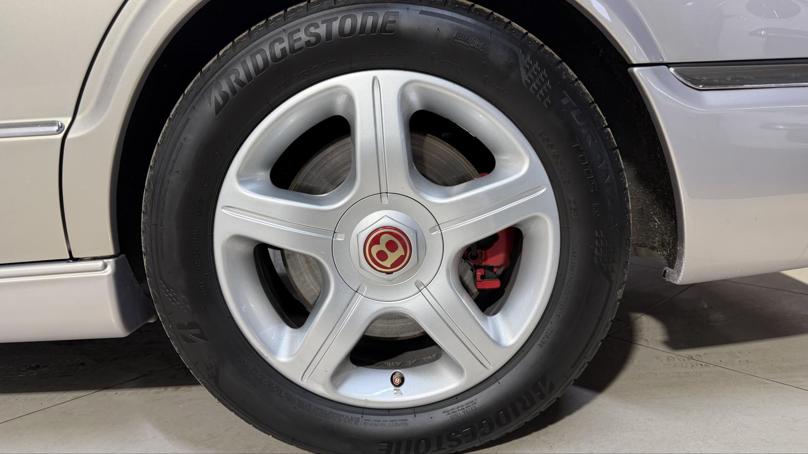 Bentley Arnage 6.8 Red Label Saloon 4dr Petrol Automatic (456 g/km, 400 bhp)